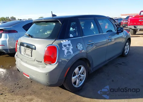 2016 Mini Hardtop Cooper из США, поврежденный, VIN WMWXU1C5XG2D09957